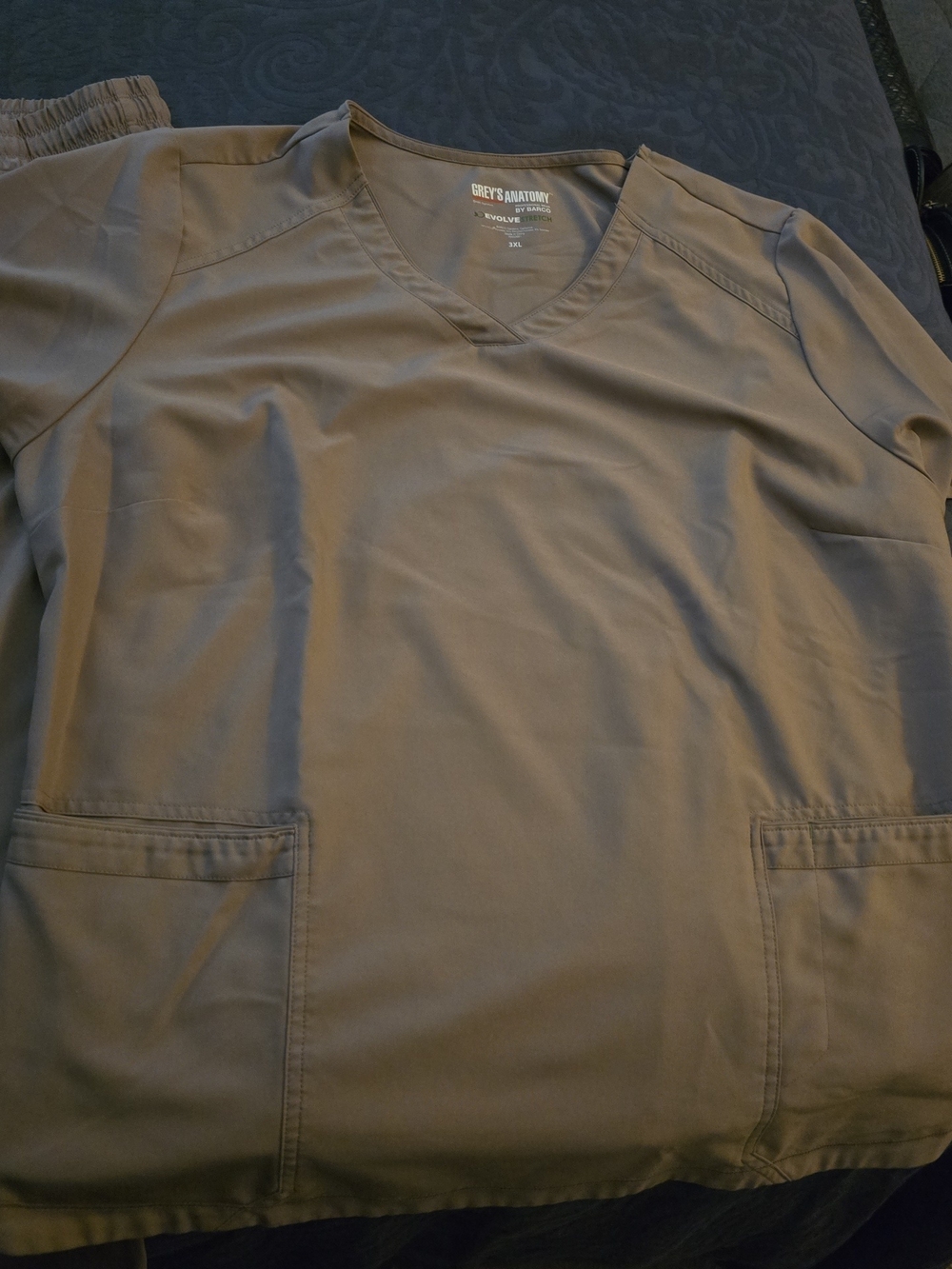 Grey's Anatomy Wonens's V-Neck Scrub Set